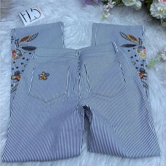 Flamingals embroidered pocket ripped mid rise straight leg jeans size M FL5 72 - Picture 4 of 10